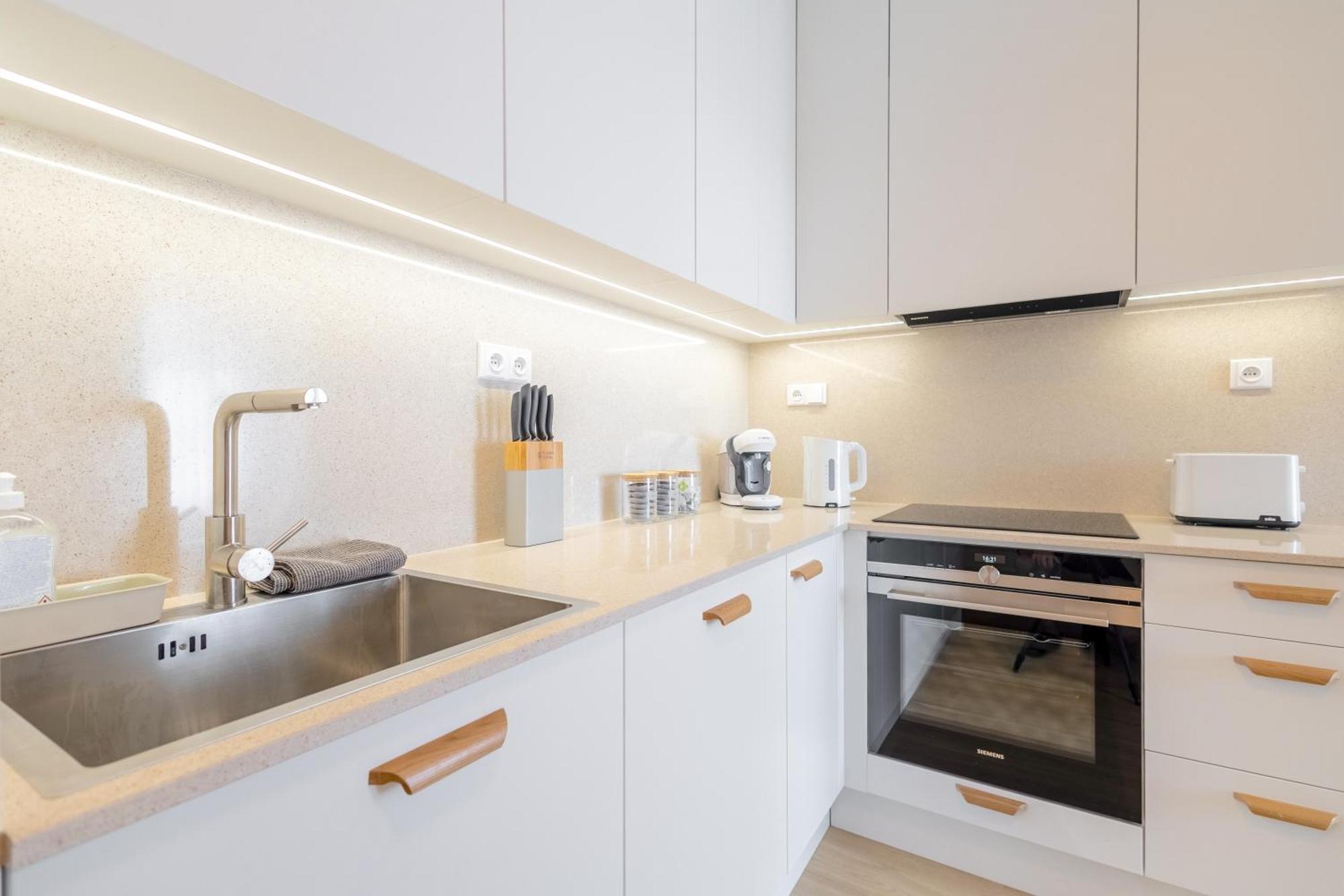Apartament Bright 2Br - 5Th Floor, Balcony, Free Parking By Gravity Praga Zewnętrze zdjęcie