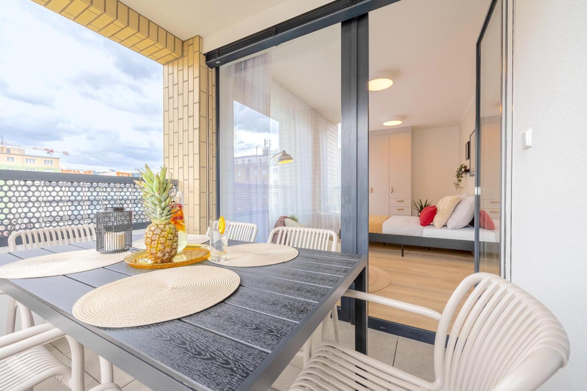Apartament Bright 2Br - 5Th Floor, Balcony, Free Parking By Gravity Praga Zewnętrze zdjęcie