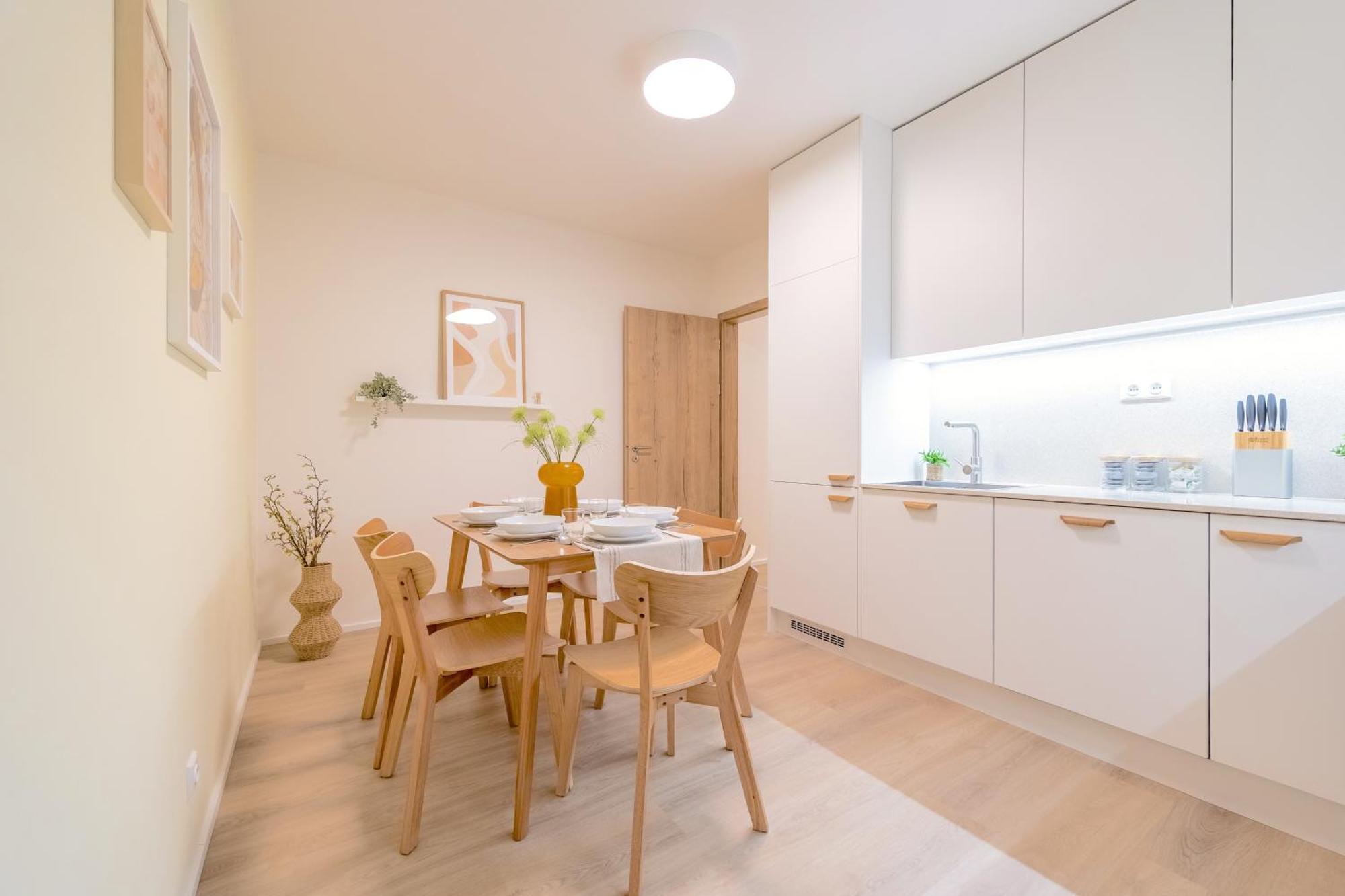 Apartament Bright 2Br - 5Th Floor, Balcony, Free Parking By Gravity Praga Zewnętrze zdjęcie